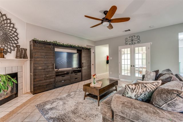 7125 Woodhinge Drive, Benbrook, TX 76126