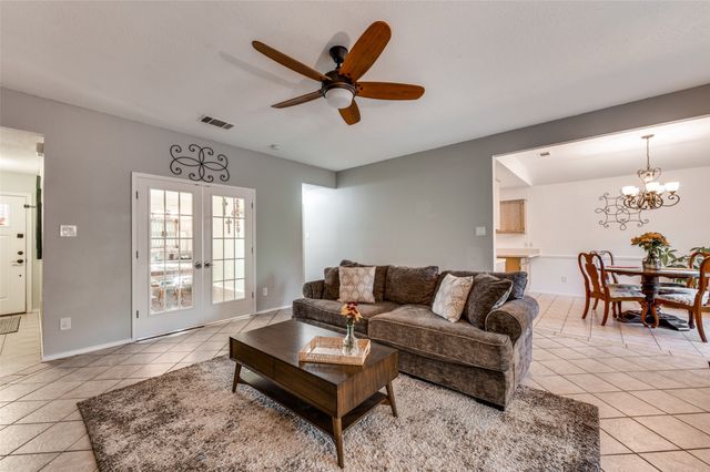 7125 Woodhinge Drive, Benbrook, TX 76126