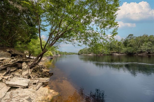 148 SE RIVERSIDE WEST DRIVE, Branford, FL 32008
