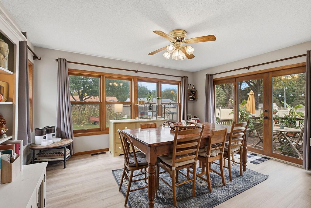 1016 Jackson Street S, Shakopee, MN 55379 — exterior