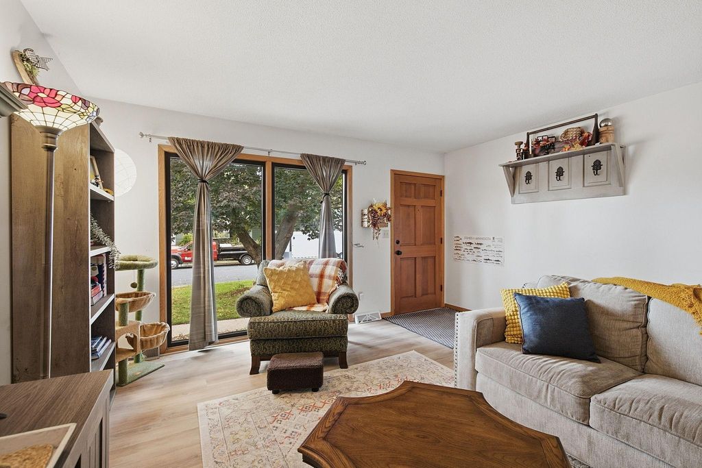 1016 Jackson Street S, Shakopee, MN 55379 — photo 5