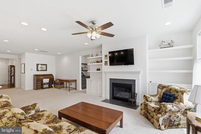 152 MILKWEED DR, Lake Frederick, VA 22630