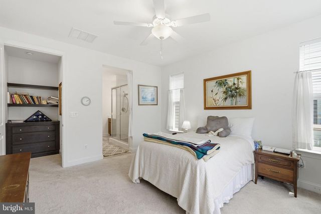 152 MILKWEED DR, Lake Frederick, VA 22630