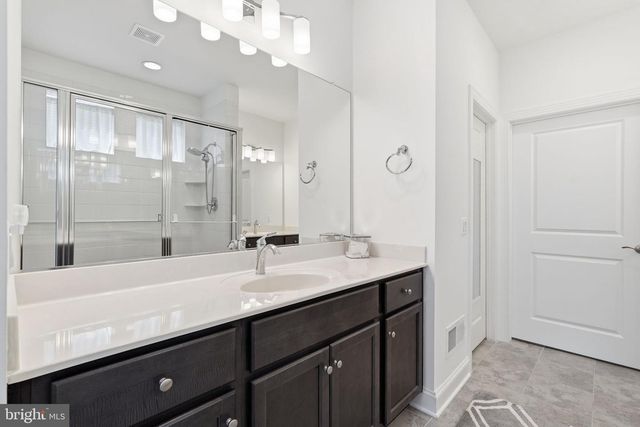 152 MILKWEED DR, Lake Frederick, VA 22630