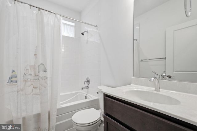 152 MILKWEED DR, Lake Frederick, VA 22630