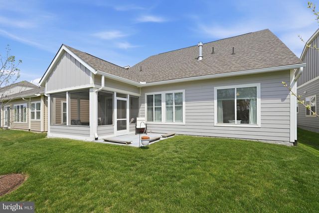 152 MILKWEED DR, Lake Frederick, VA 22630