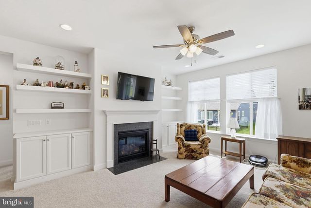 152 MILKWEED DR, Lake Frederick, VA 22630