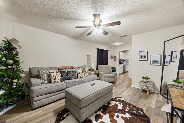 605-607 Clay Street, Glen Rose, TX 76043