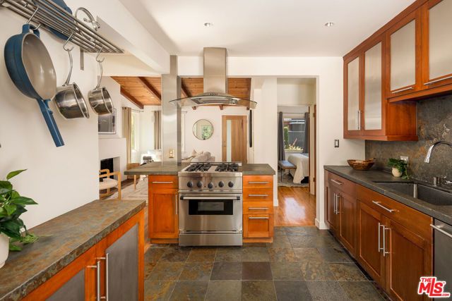 1414 Bay Street, Santa Monica, CA 90405