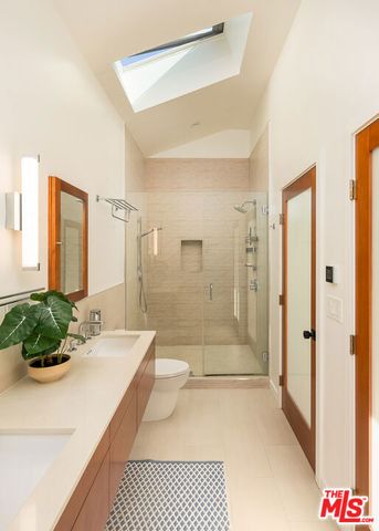 1414 Bay Street, Santa Monica, CA 90405