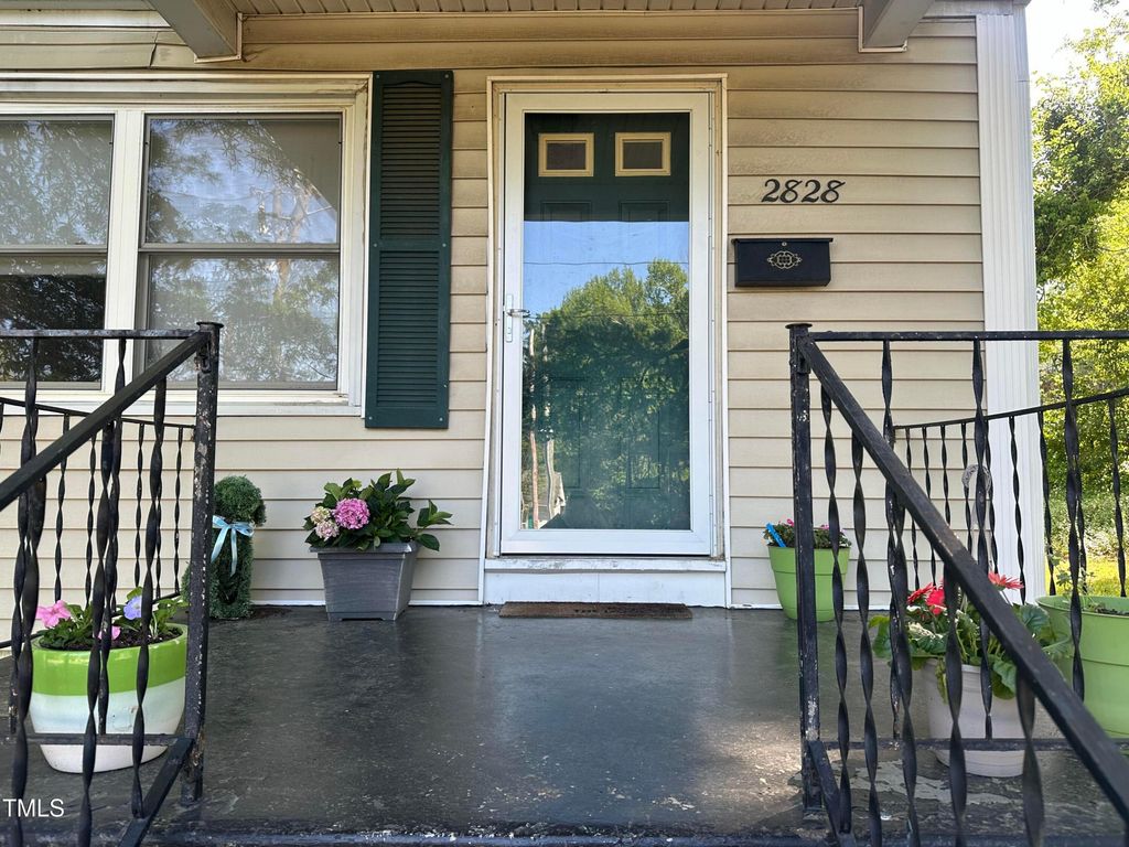 2828 Oberlin Road, Raleigh, NC 27608