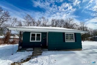 270 East Street R, Plainville, CT 06062