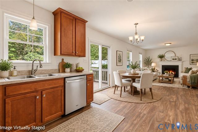 15719 Chantry Dr, Chesterfield, VA 23838