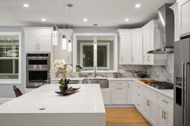 669 Boylston St 669, Newton, MA 02459