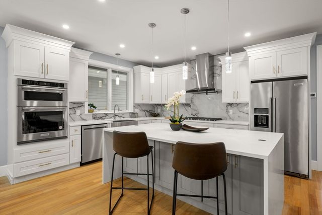 669 Boylston St 669, Newton, MA 02459