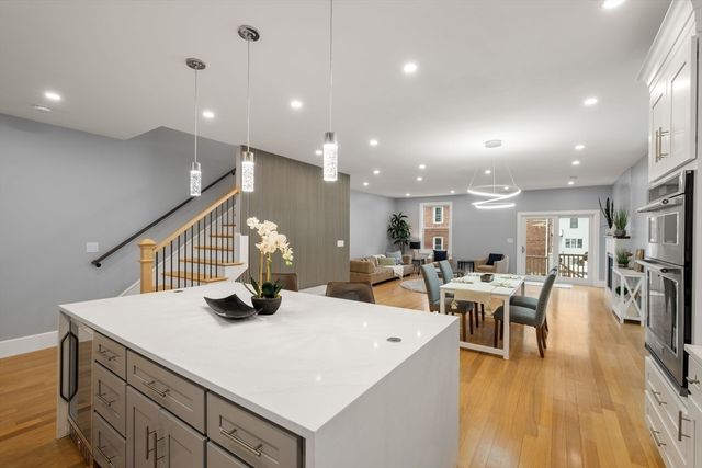 669 Boylston St 669, Newton, MA 02459