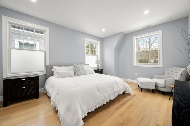 669 Boylston St 669, Newton, MA 02459