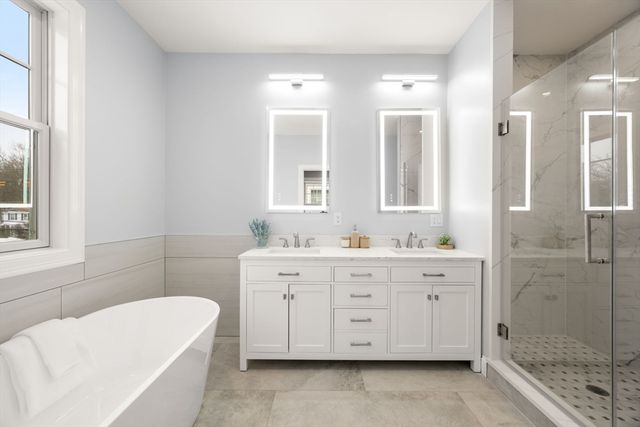 669 Boylston St 669, Newton, MA 02459