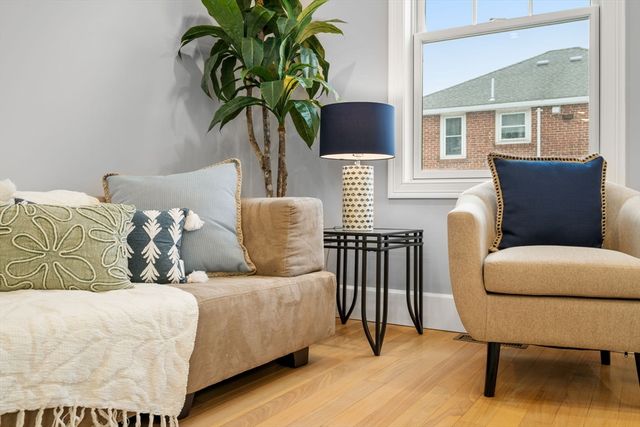 669 Boylston St 669, Newton, MA 02459