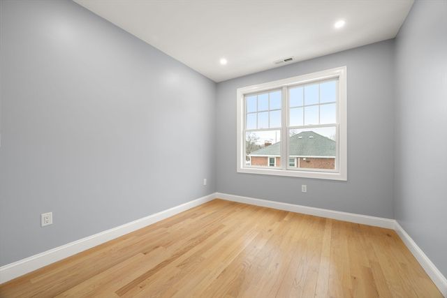 669 Boylston St 669, Newton, MA 02459