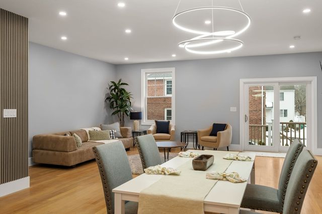 669 Boylston St 669, Newton, MA 02459