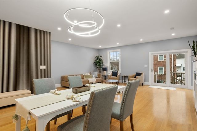 669 Boylston St 669, Newton, MA 02459