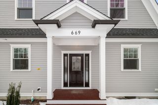 669 Boylston St 669, Newton, MA 02459