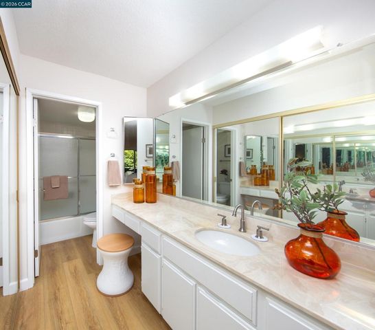 600 Terra California Dr 4, Walnut Creek, CA 94595