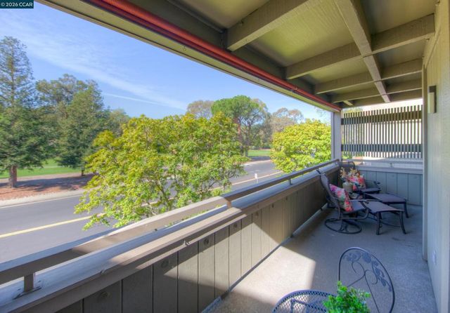 600 Terra California Dr 4, Walnut Creek, CA 94595