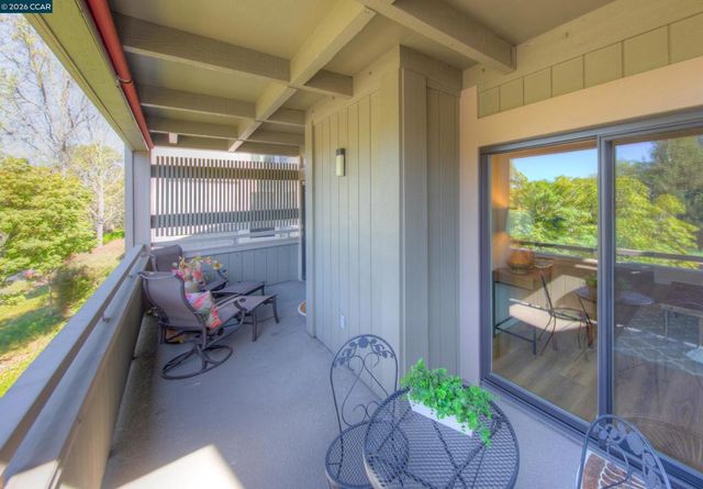 600 Terra California Dr 4, Walnut Creek, CA 94595