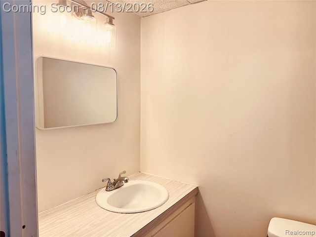 8659 Harding Street, Center Line, MI 48015