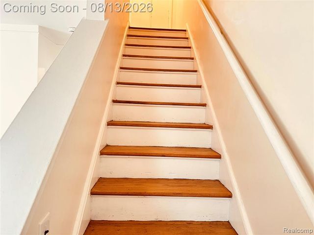 8659 Harding Street, Center Line, MI 48015