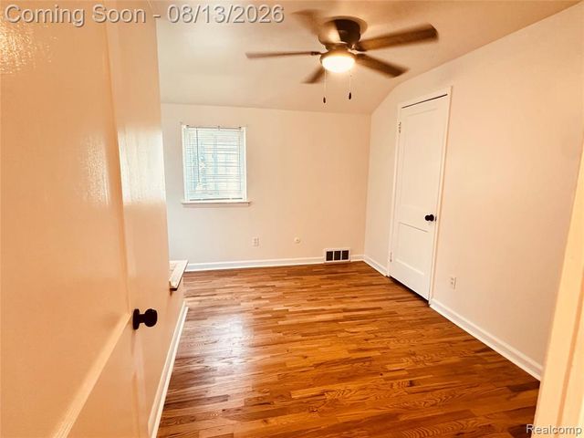 8659 Harding Street, Center Line, MI 48015