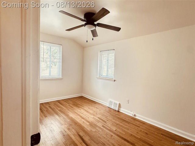 8659 Harding Street, Center Line, MI 48015
