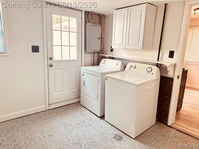 8659 Harding Street, Center Line, MI 48015
