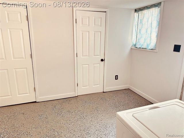 8659 Harding Street, Center Line, MI 48015