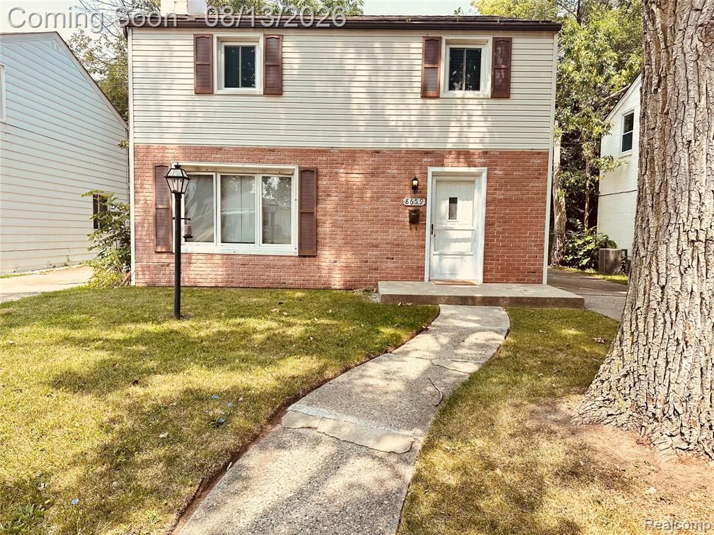 8659 Harding Street, Center Line, MI 48015