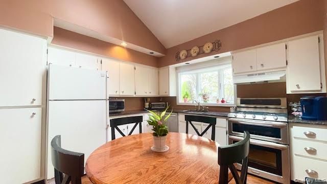 322 Grover Avenue N, Massapequa Park, NY 11762