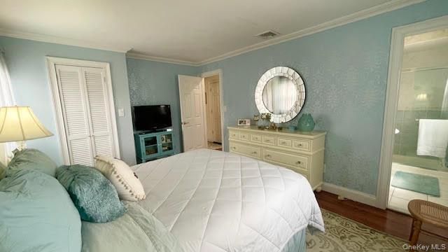 322 Grover Avenue N, Massapequa Park, NY 11762