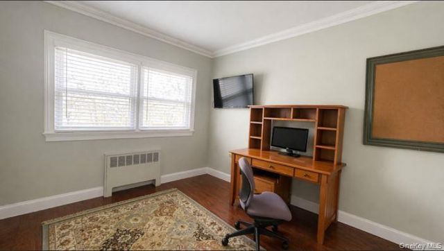 322 Grover Avenue N, Massapequa Park, NY 11762