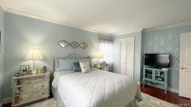 322 Grover Avenue N, Massapequa Park, NY 11762