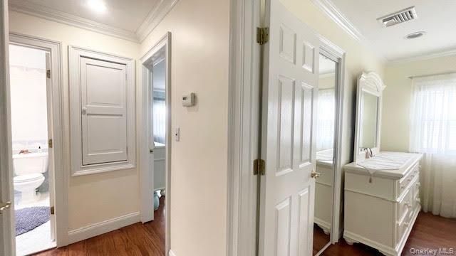 322 Grover Avenue N, Massapequa Park, NY 11762