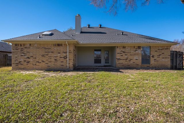 7124 Windhaven Road, North Richland Hills, TX 76182