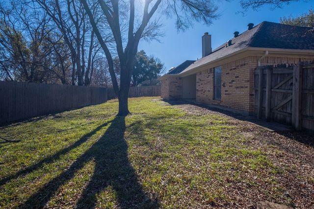 7124 Windhaven Road, North Richland Hills, TX 76182