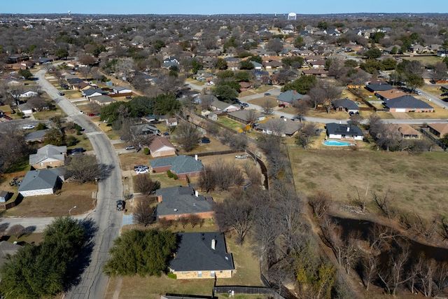 7124 Windhaven Road, North Richland Hills, TX 76182