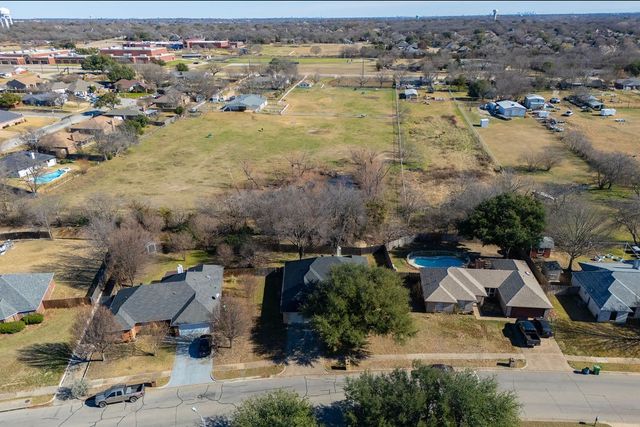 7124 Windhaven Road, North Richland Hills, TX 76182