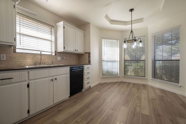 7124 Windhaven Road, North Richland Hills, TX 76182