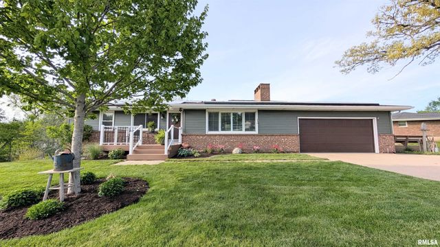 506 HILLCREST Drive, Washington, IL 61571
