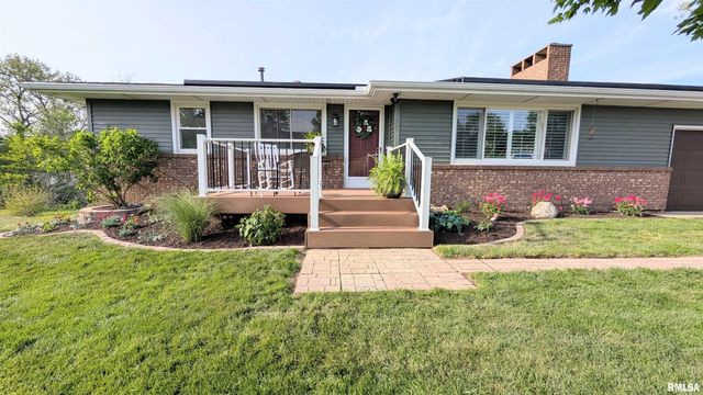 506 HILLCREST Drive, Washington, IL 61571