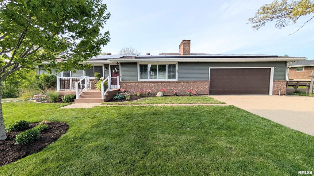 506 HILLCREST Drive, Washington, IL 61571